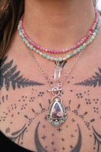 Load image into Gallery viewer, Green beads + Quartz
