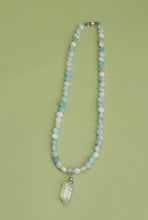 Load image into Gallery viewer, Green beads + Quartz
